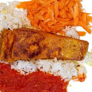 Paistettu Lohi ja Riisi Ateria